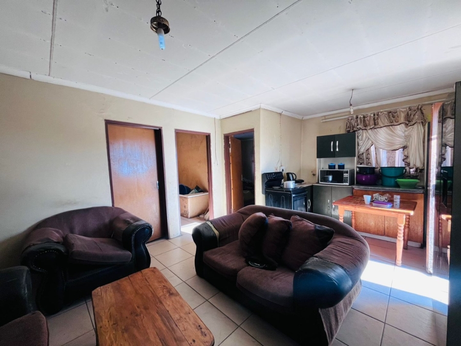 2 Bedroom Property for Sale in Bloemside 4 Free State